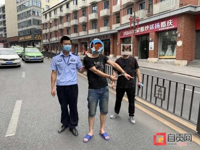 奇葩！一男子在自贡撞车又撞人后回家将女友捅伤