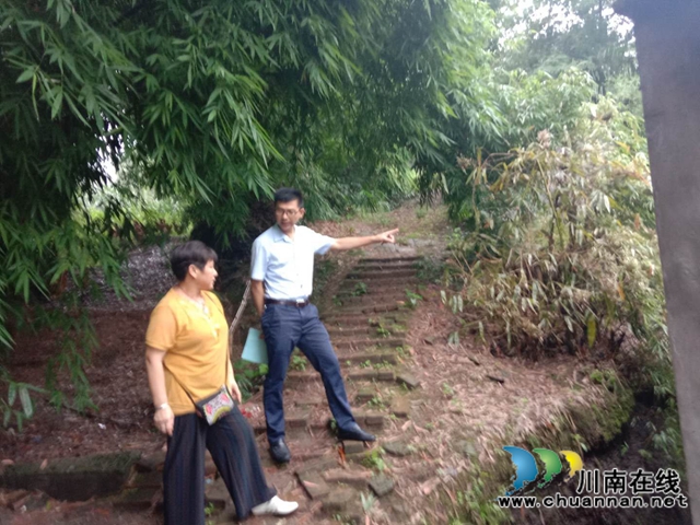 泸县云龙镇：地质灾害防治工作获点赞，群众送锦旗(图2)