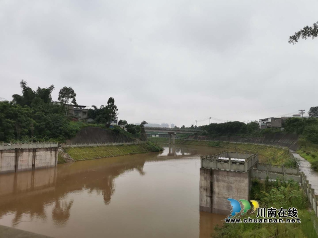 龙脑桥遭遇洪水没顶泸县水利工程全力筑牢防洪减灾安全堤