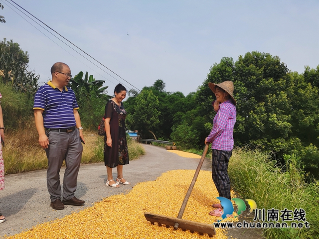 扶贫送关怀走访暖人心！泸县气象局精准扶贫得胜镇龙阴沟村(图3)