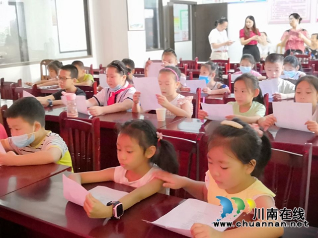 龙马潭区小市街道开展青少年诗歌朗诵公益培训(图2)