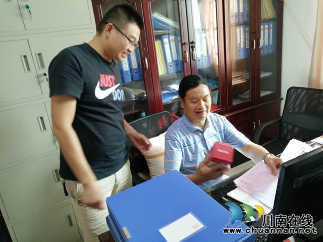 内江经开区靖民镇军民一家亲：“八一”慰问情暖退役军人(图3)