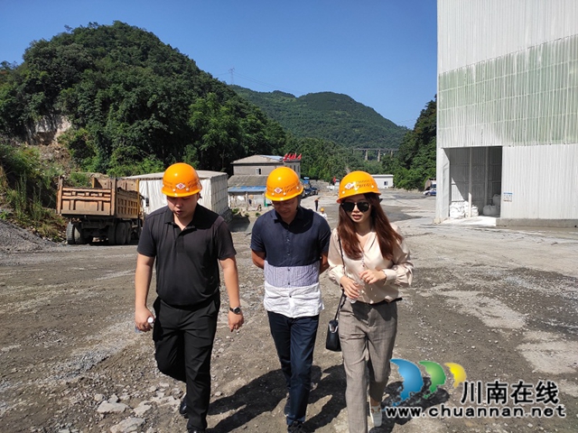 中国建筑科学研究院到叙永调研建材产业工作(图2)