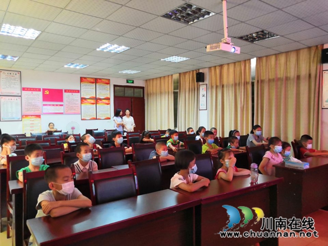 龙马潭区小市街道： “成长吧青少年”主题学习课堂点亮暑期生活