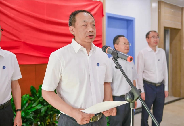 西南医大附院院史陈列馆开馆(图2)