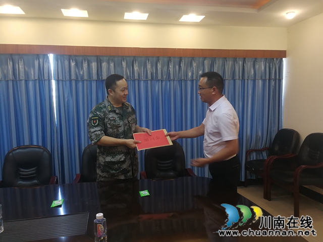 龙马潭区小市街道开展“八一”节集中走访慰问活动(图3)