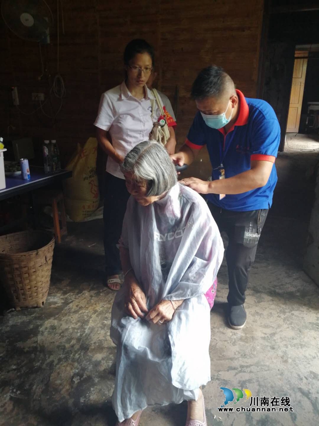 内江经开区靖民镇石坝村开展居家养老服务活动