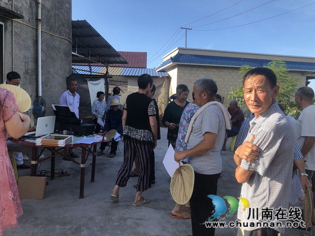 泸县云龙镇开展“青春助力 为爱前行·脱贫攻坚公益摄影”主题活动(图2)