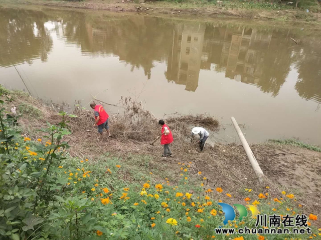 泸县玉蟾街道持续开展河长制巡查工作(图3)