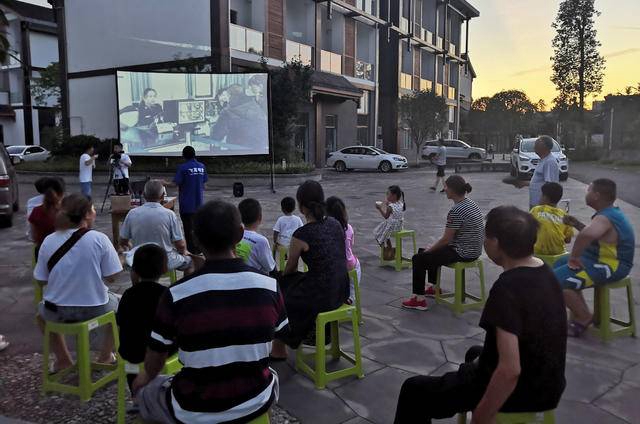 江阳区恢复农村电影公益放映 1056场电影即将走入田间地头