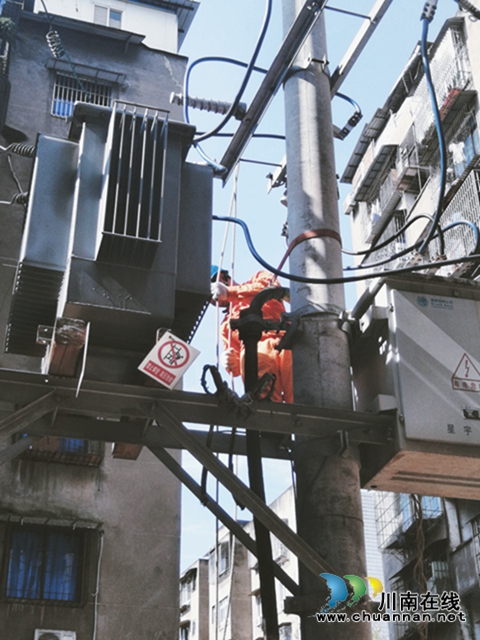 国网泸州供电公司：战高温保供电，迎峰度夏抢修消缺(图2)