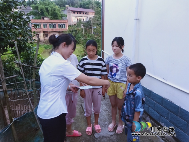 内江经开区靖民镇凉风社区：格格变身“安全小卫士” 筑起农村防溺水“安全堤”