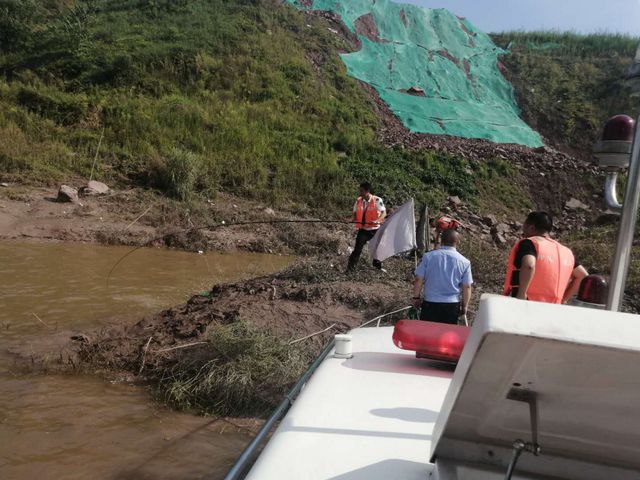 泸州市开展长江流域禁捕水上联合执法行动(图3)