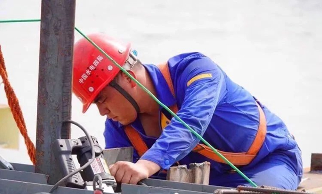 战高温 抢进度丨泸州长江大桥维修最新进展​来啦！(图2)