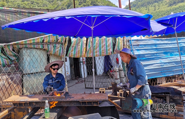 川煤芙蓉威鑫煤业工会为职工防暑谋“凉策”