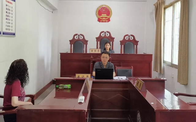 咋回事？江阳法院竟把“法庭”搬进了交警队！(图4)