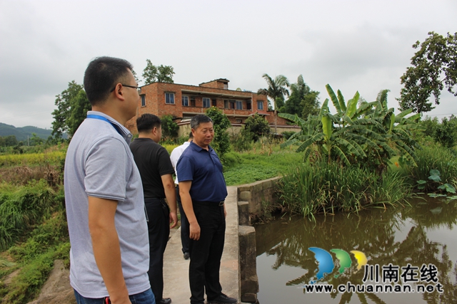 杨双全到泸县玉蟾街道督导脱贫攻坚、防灾减灾、河长制工作并开展送“清凉”活动(图8)