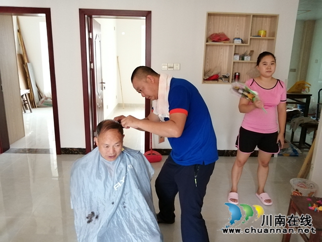 内江经开区靖民镇双雁社区开展养老服务进社区活动