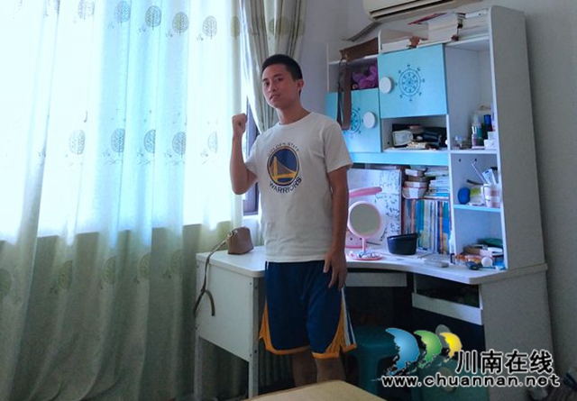 叙永一中何进同学考上空军飞行员