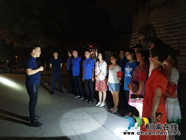 江阳区北城街道严阵以待迎洪峰过境