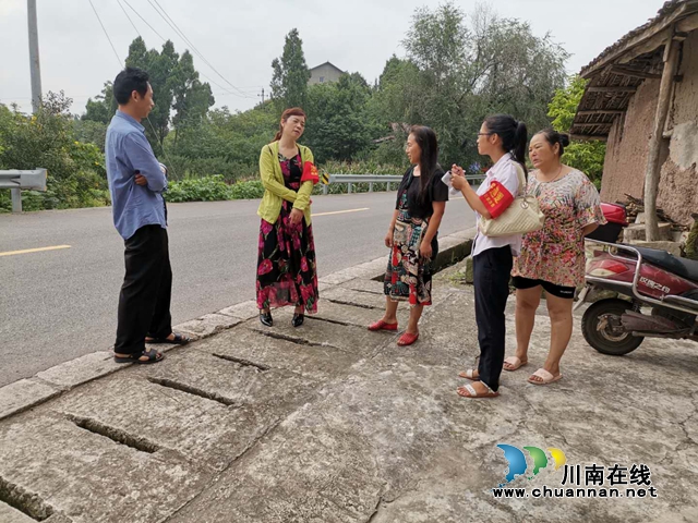 内江经开区靖民镇石坝村开展整治道路安全隐患活动(图2)