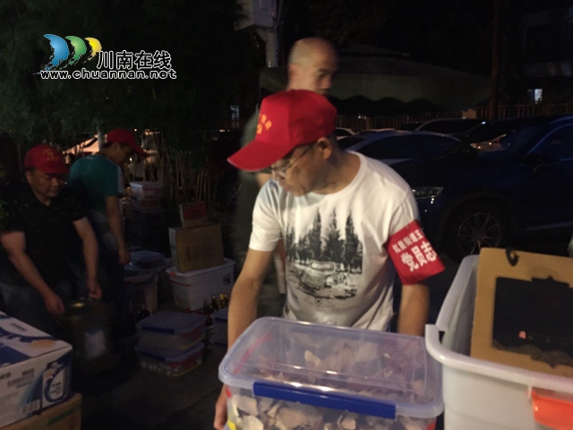 龙马潭区红星街道：初心，在抗洪一线绽放(图2)