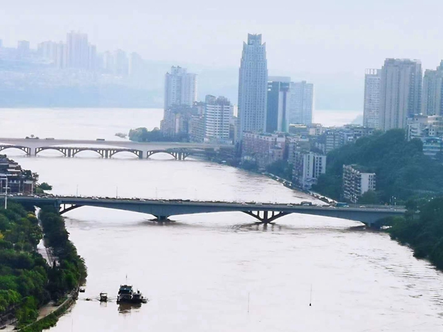 紧急转移52098人 泸州积极应对“8.19”长江洪峰过境(图1)