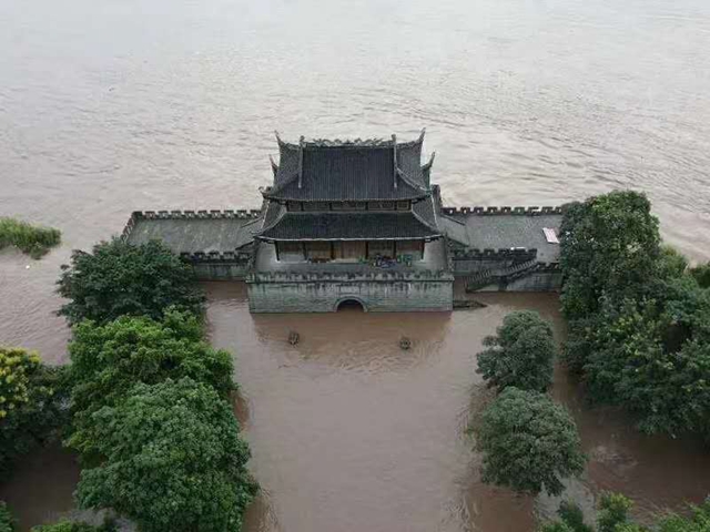 紧急转移52098人 泸州积极应对“8.19”长江洪峰过境(图3)