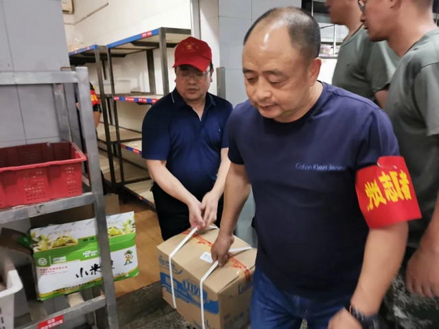 抗洪抢险，泸州市场监管人勇担当！(图4)