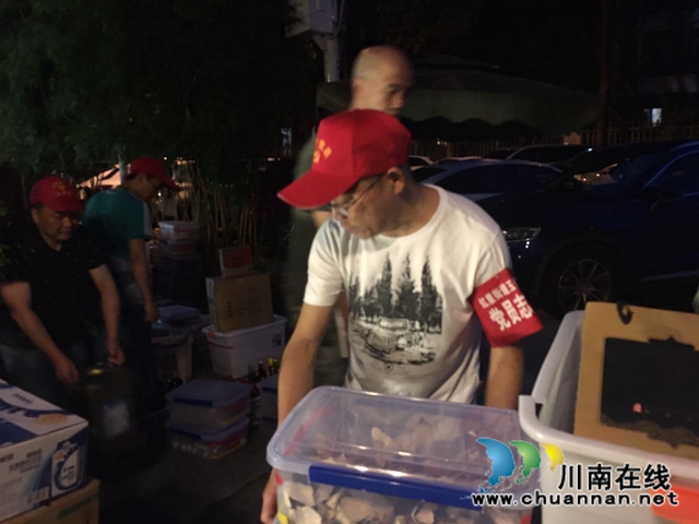 龙马潭区红星街道：初心，在抗洪一线绽放(图2)