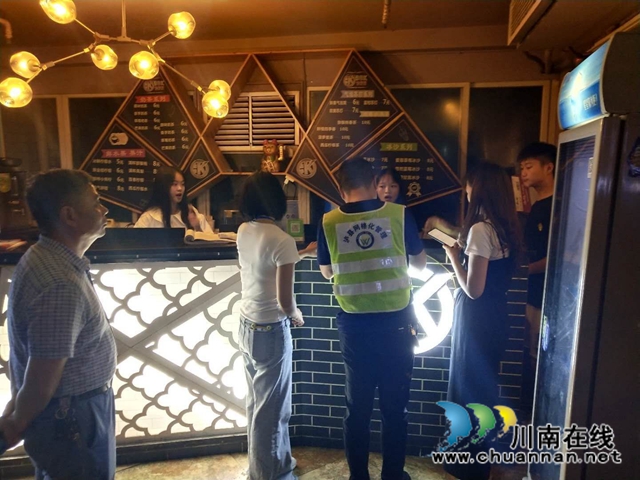 泸县玉蟾街道开展未成年人暑期网络环境专项整治