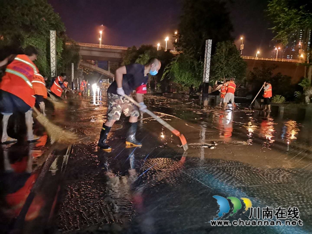 洪峰退去 龙马潭区红星街道迅速恢复正常生产生活