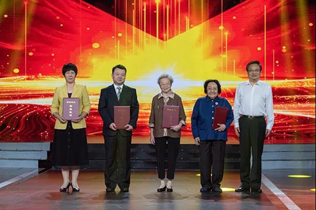 2020年中国“最美医生”发布，四川1人上榜！他是高原上的“虫癌”克星(图3)