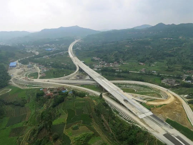 成宜高速累计完成投资176.66亿元(图2)