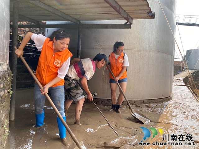 泸县太伏镇：洪水退去，他们留下一幅幅彩色风景！(图12)