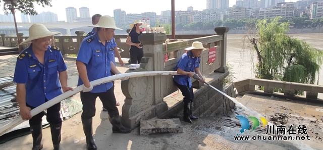 江阳区北城街道：为了美丽滨江路，城管奋战清淤第一线(图4)