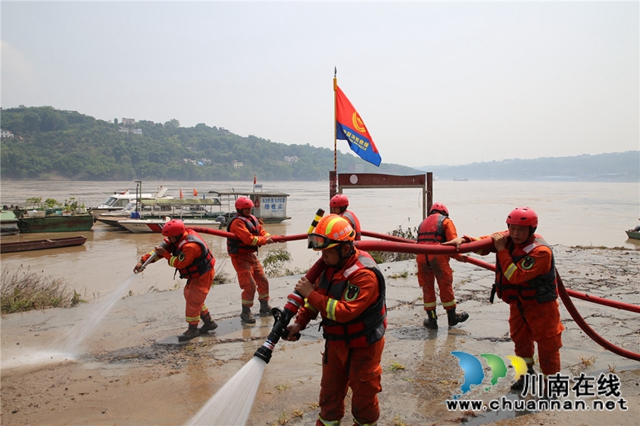 贵州安顺市消防救援支队千里驰援 一篇丹心连合江！(图3)