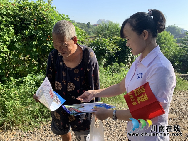 内江经开区靖民镇凉风社区：网格员编织起扫黑除恶宣传网(图2)