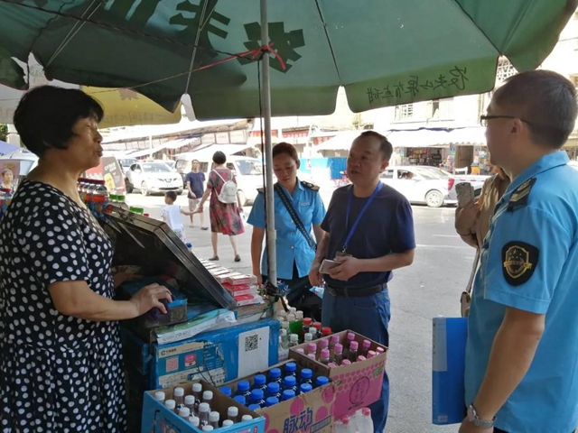 文明城市迎复检 泸州市场监管人全力备战！(图5)