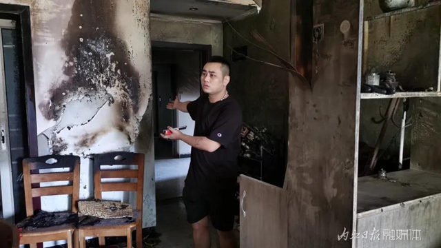 内江：家中失火困住母亲与婴儿，几位青年爬楼撬栏救人(图9)