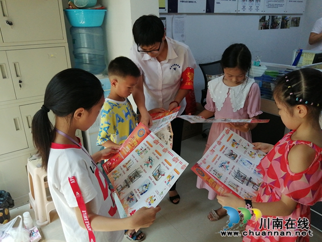 内江经开区靖民镇双雁社区开展“小小安全员”青少年消防安全宣传活动