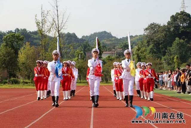 叙永三中新学年开学典礼举行