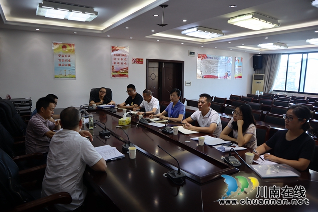 张福荣率队泸县到泸县云龙镇督导脱贫攻坚工作(图2)