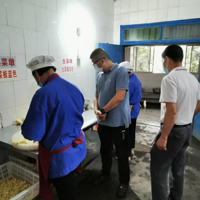 开学啦！泸州市场监管人为孩子们的食品安全保驾护航！(图2)