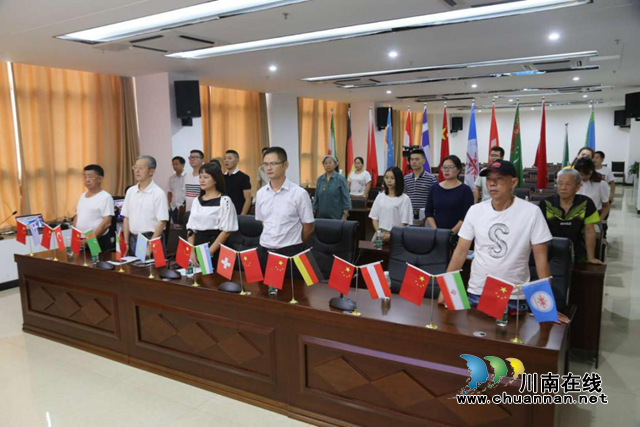 “蓝色集装箱”为媒！中德援助乌兹别克斯坦抗疫研讨会在泸州召开