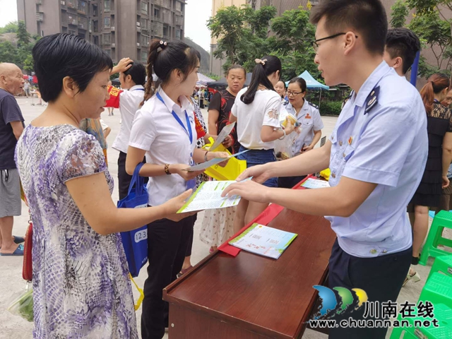 内江经开区靖民镇寿溪桥社区：积极开展城乡医保政策宣传