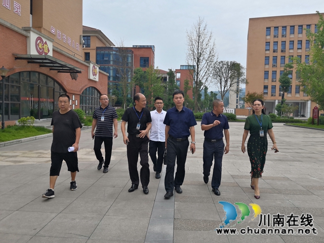 王坤到叙永三中检查开学工作
