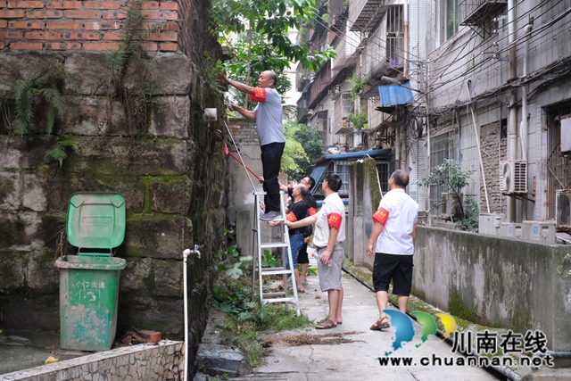龙马潭区小市街道：退休党员发挥余热 助力文明城市建设(图5)