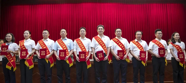 全区表扬！江阳表彰了一批优秀“园丁”，有你的恩师吗？(图8)