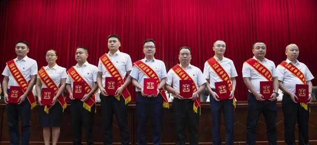 全区表扬！江阳表彰了一批优秀“园丁”，有你的恩师吗？(图11)